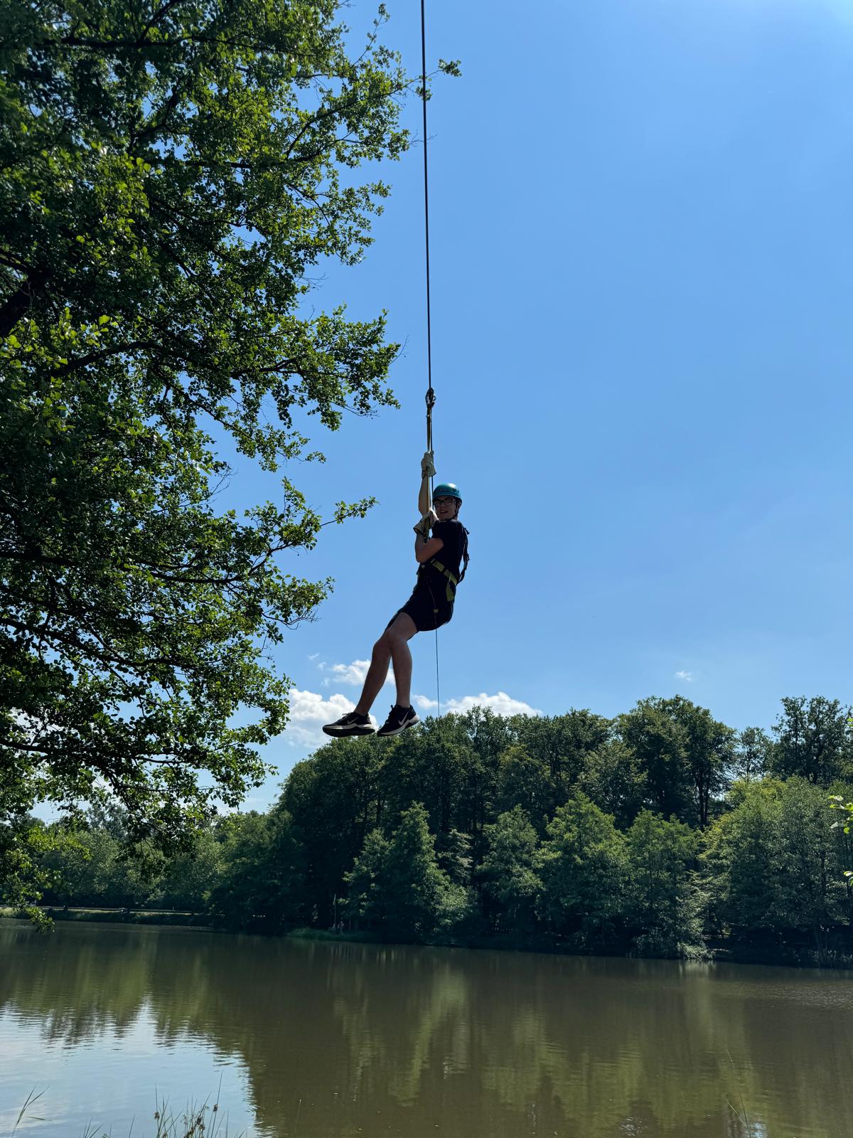 Seilrutsche%20%C3%BCber%20dem%20J%C3%A4gersburger%20Weiher